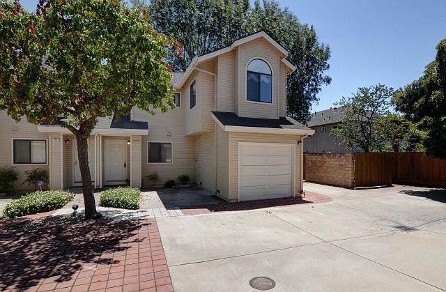 1st image of 341 Bundy Ave #10