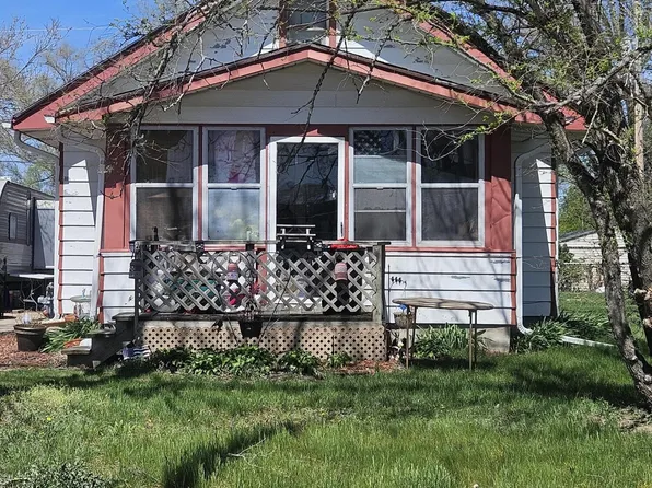 1024 Redick Blvd, Carter Lake, IA 51510