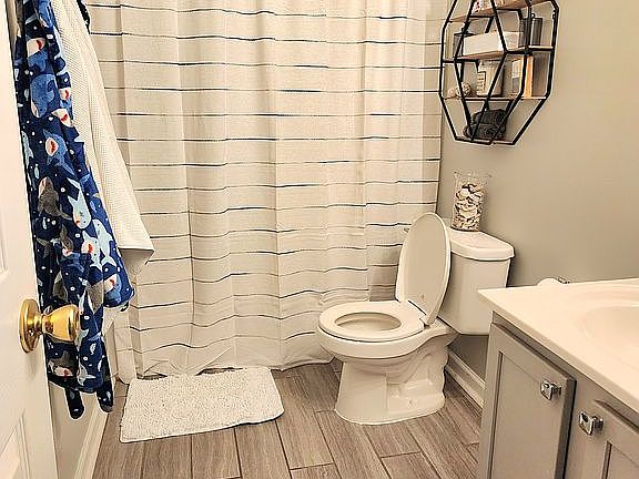 Downstairs guest bath