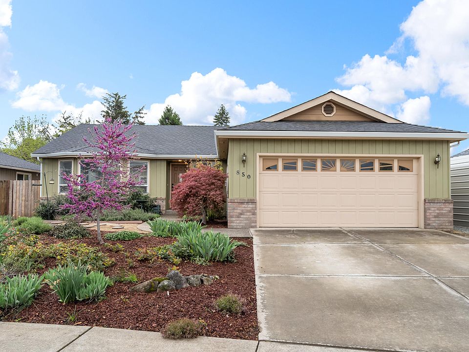 1st image of 850 Forest Glen Dr