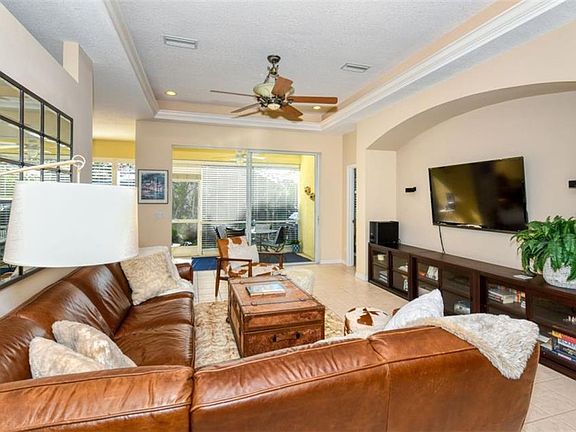 5th image of 9136 Willowbrook Dr
