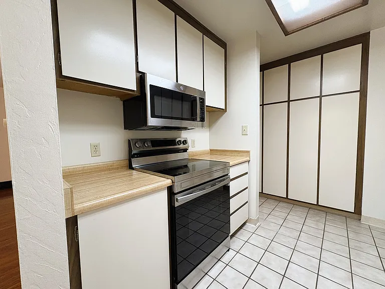 505 Cypress Point Dr #209 — Photo 10