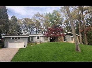 4132 Nob Hill Dr, Norton Shores, MI
