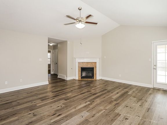4th image of 3242 Earlcastle Dr