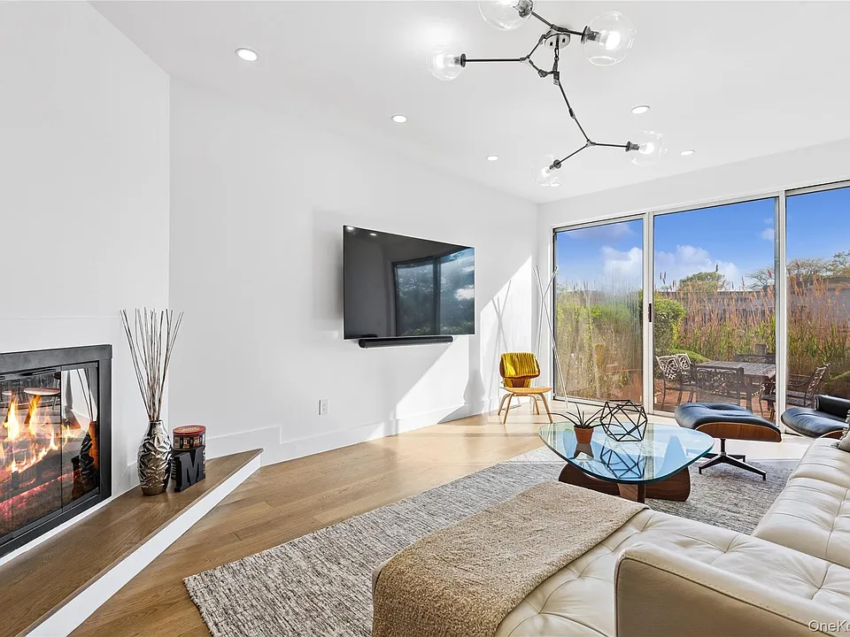 23 Library Ave #3