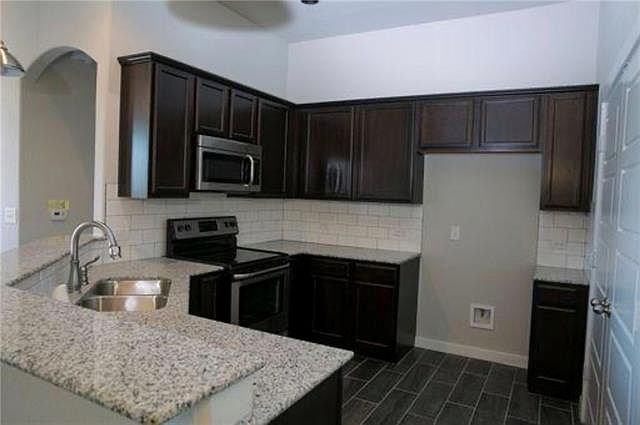1st image of 210 & 212 Hidden Springs Dr