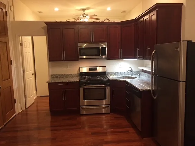 2041 Spring Garden St #1F — Photo 15
