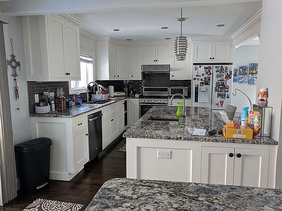 5th image of 91 Oaklawn Ave