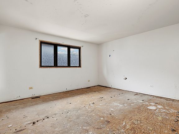 5th image of 9300 Major Ave