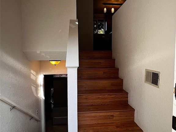 4th image of 51 NE Matthew Drive