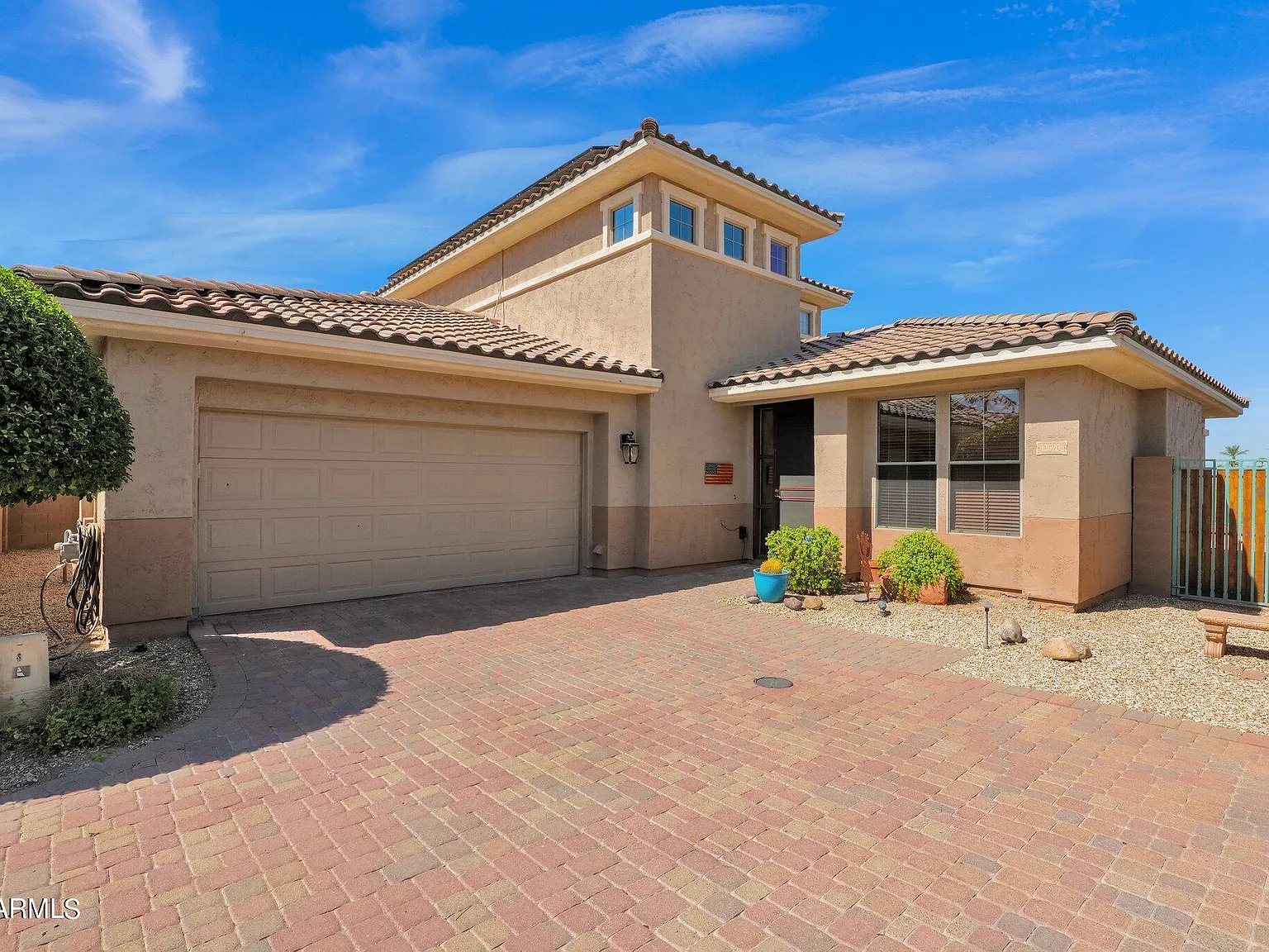 3 bed, 2.5 bath, 2024 sqft, $2,850 — Photo 1