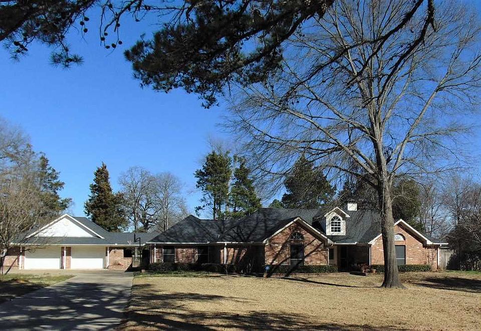 1st image of 18662 Peachtree Ln