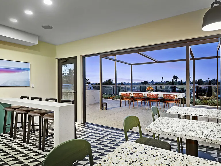 The Charlie Mar Vista apartments community photo