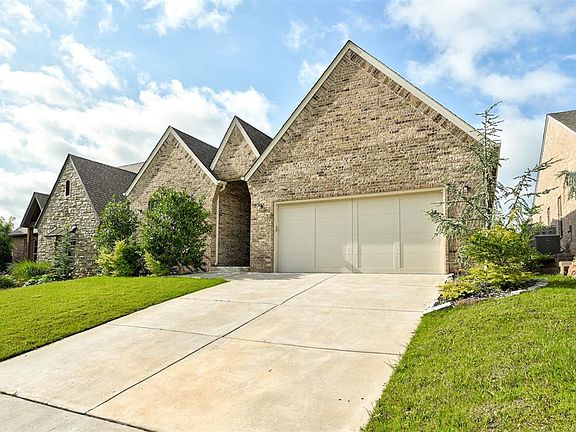 3rd image of 1324 Chelham Ln