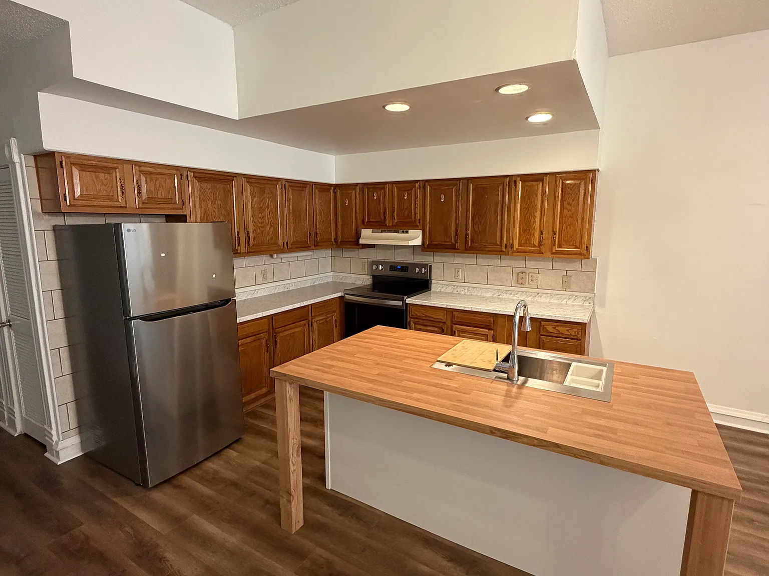 2 bed, 1350 sqft, $1,495 — Photo 2