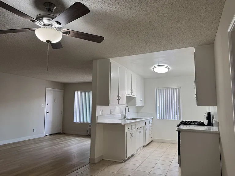 Maison De Michelle Apartments — Photo 4