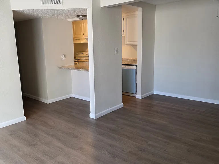 Evergreen Apartments — Photo 5