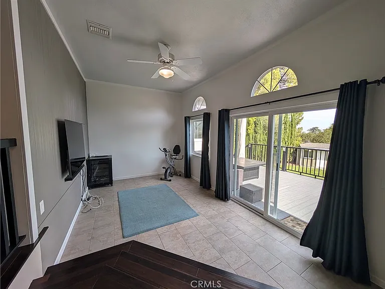 2828 Henrietta Ave — Photo 37