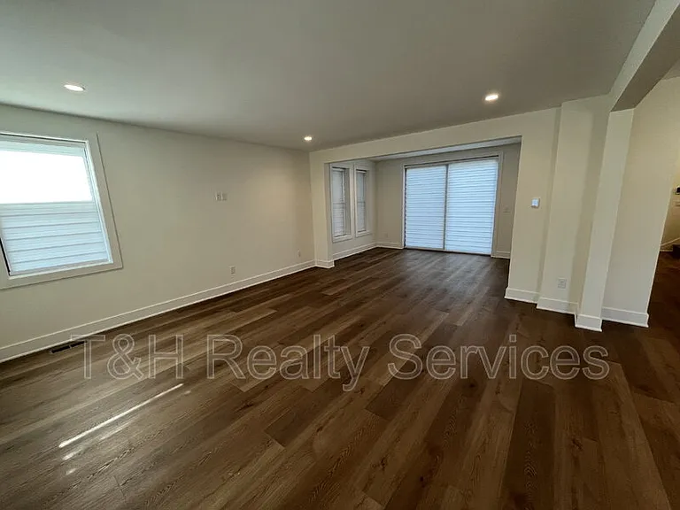 818 Union St — Photo 4