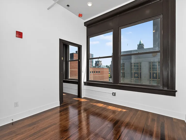 607 Main St #7 — Photo 6