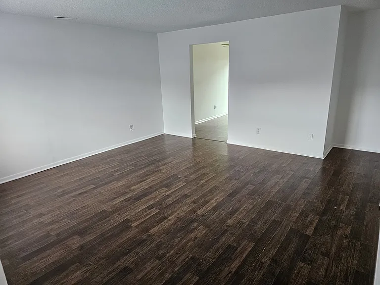 719 Spence Cir — Photo 7