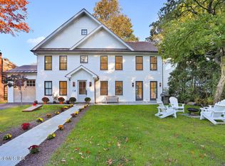14 Innis Ln, Old Greenwich, CT 06870