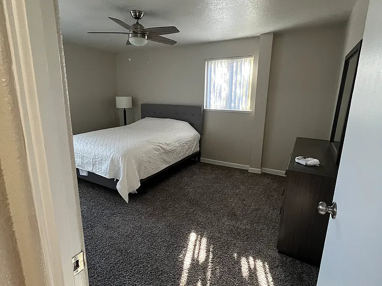 Graham House — Photo 32