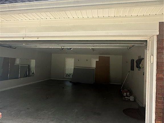 3rd image of 10400 Celeste Rd