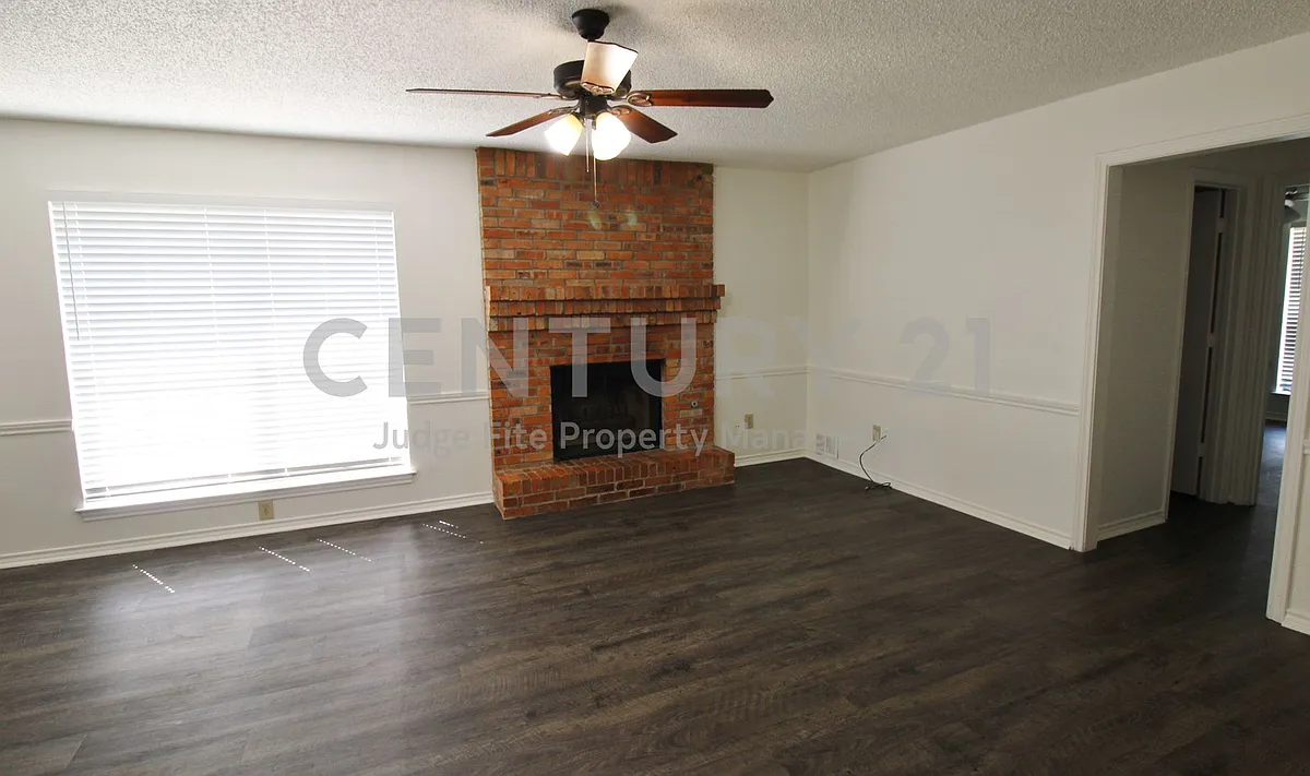 Building Photo - 1234 Mockingbird Ln