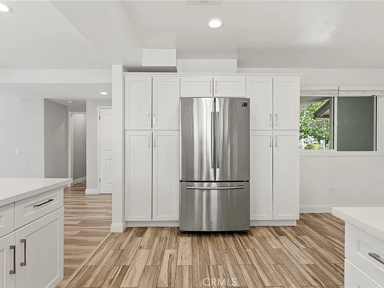 9754 Yolanda Ave — Photo 10