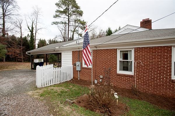 2nd image of 1306 Carolina Pines Ave