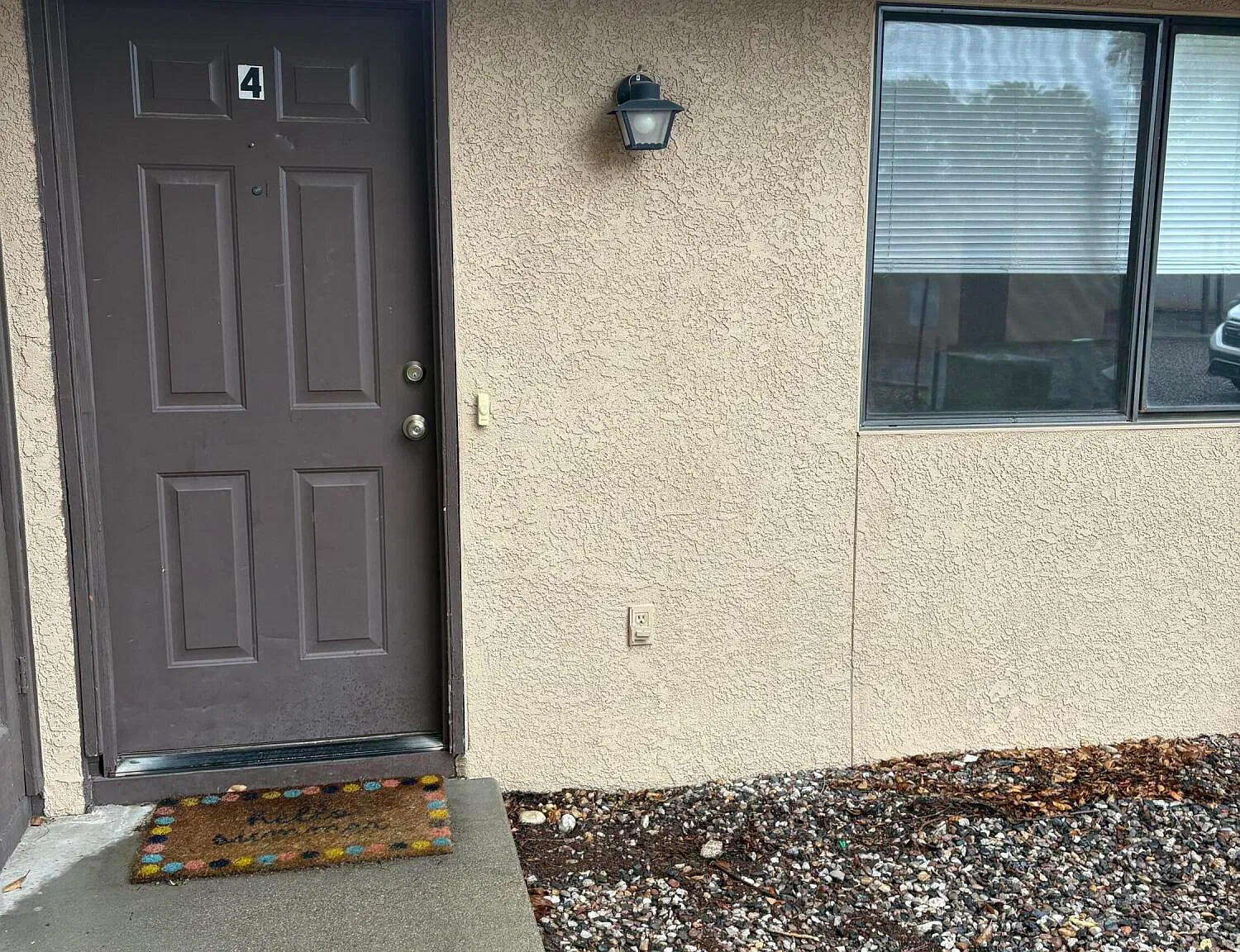 2 bed, 1.0 bath, 831 sqft, $1,395 — Photo 1