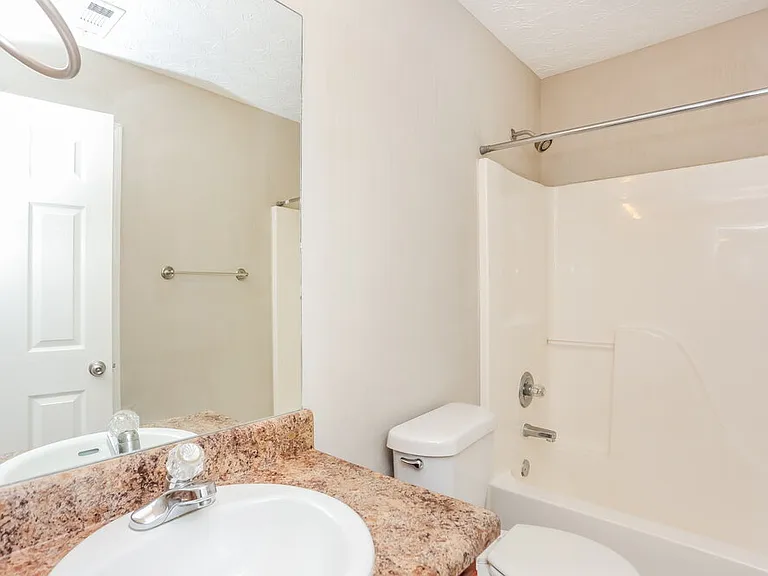 398 Glenleigh Dr — Photo 16