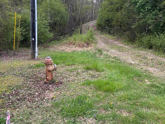 2nd image of 408 Back Valley Rd