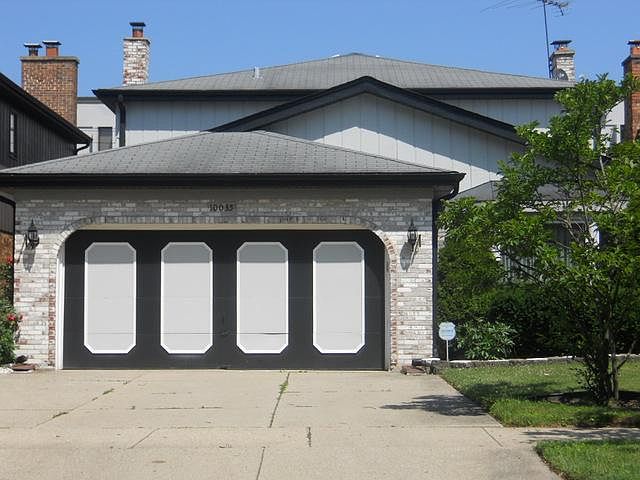 1st image of 10035 Lacrosse Ave