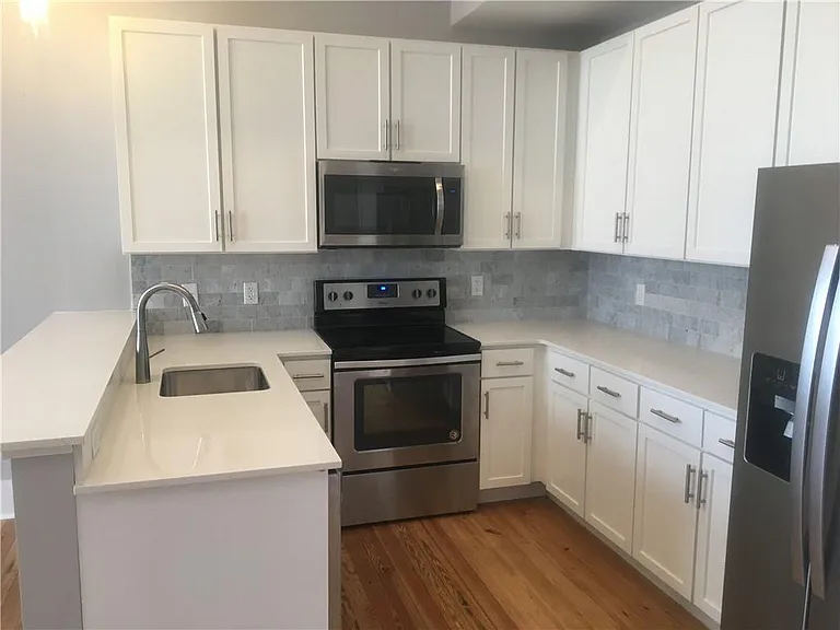 100 N Royal St #2G — Photo 5