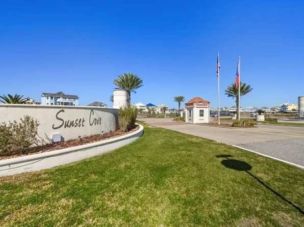 21314 Scissor Tail Ln, Galveston, TX 77554