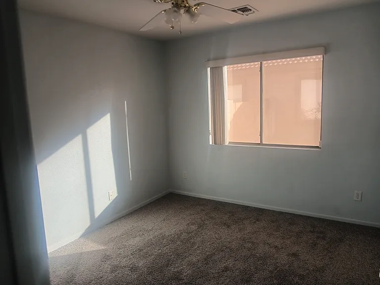 1428 E Hidalgo Ave — Photo 11