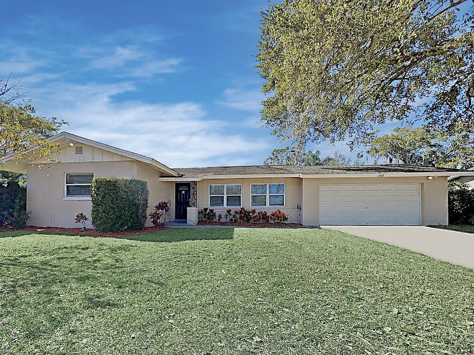 1st image of 2033 Lake Dr