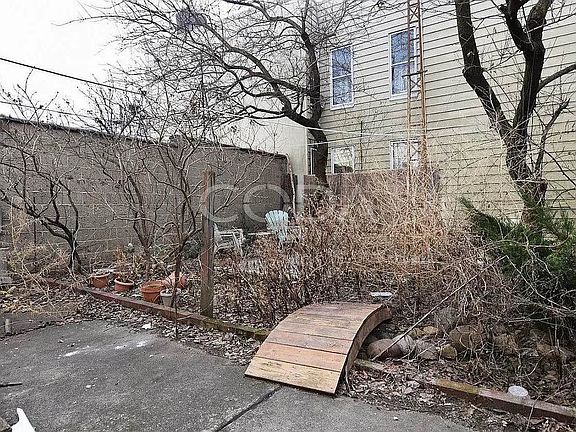 5th image of 514 Fairview Ave APT 1L