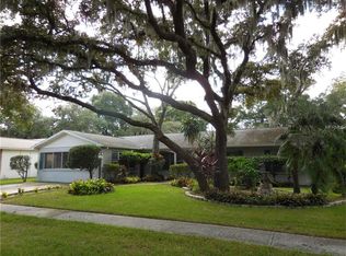 3806 Highgate Dr, Valrico, FL 33594