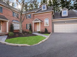 8 Aurora Ct, Doylestown, PA 18901