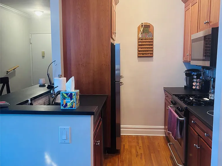 111 7th St #415 — Photo 4