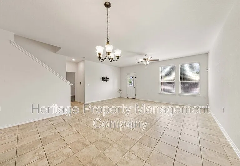 7347 Bluebonnet Bay — Photo 12
