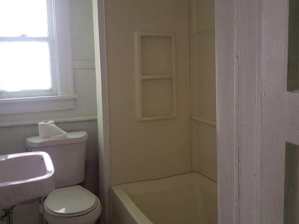 2nd image of 116 Wiley Pl #1