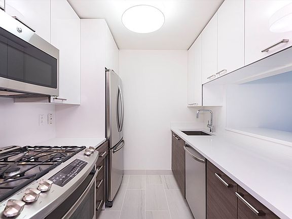 5th image of 240 E 86th St APT 14K