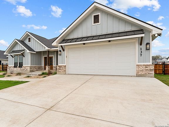 4th image of 137 W MAGNOLIA CIR