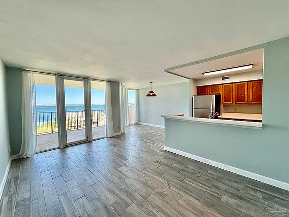 2nd image of 900 Fort Pickens Rd APT 1052