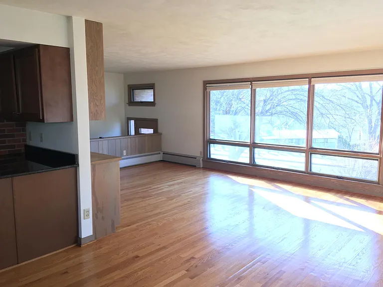 611 Glenn Rd — Photo 2