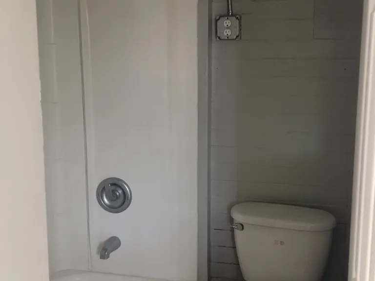 723 Byron Rd #A — Photo 5